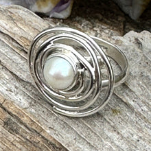 Load image into Gallery viewer, R0167.  Pearl Adjustable Ring
