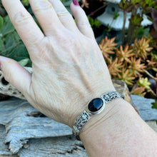 Load image into Gallery viewer, SP0102 - Onyx Bracelet
